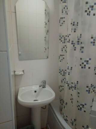 Мини-отель Expresshotel Одесса Стандартный двухместный номер с 2 отдельными кроватями-1